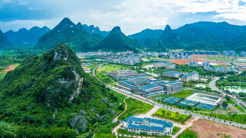 为了避免三极管过热，我们可以采取以下措施：